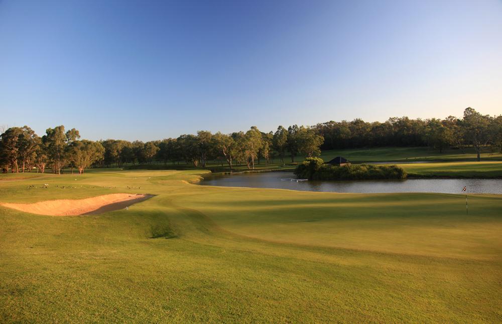 Riverside Oaks Golf Resort Cattai Extérieur photo