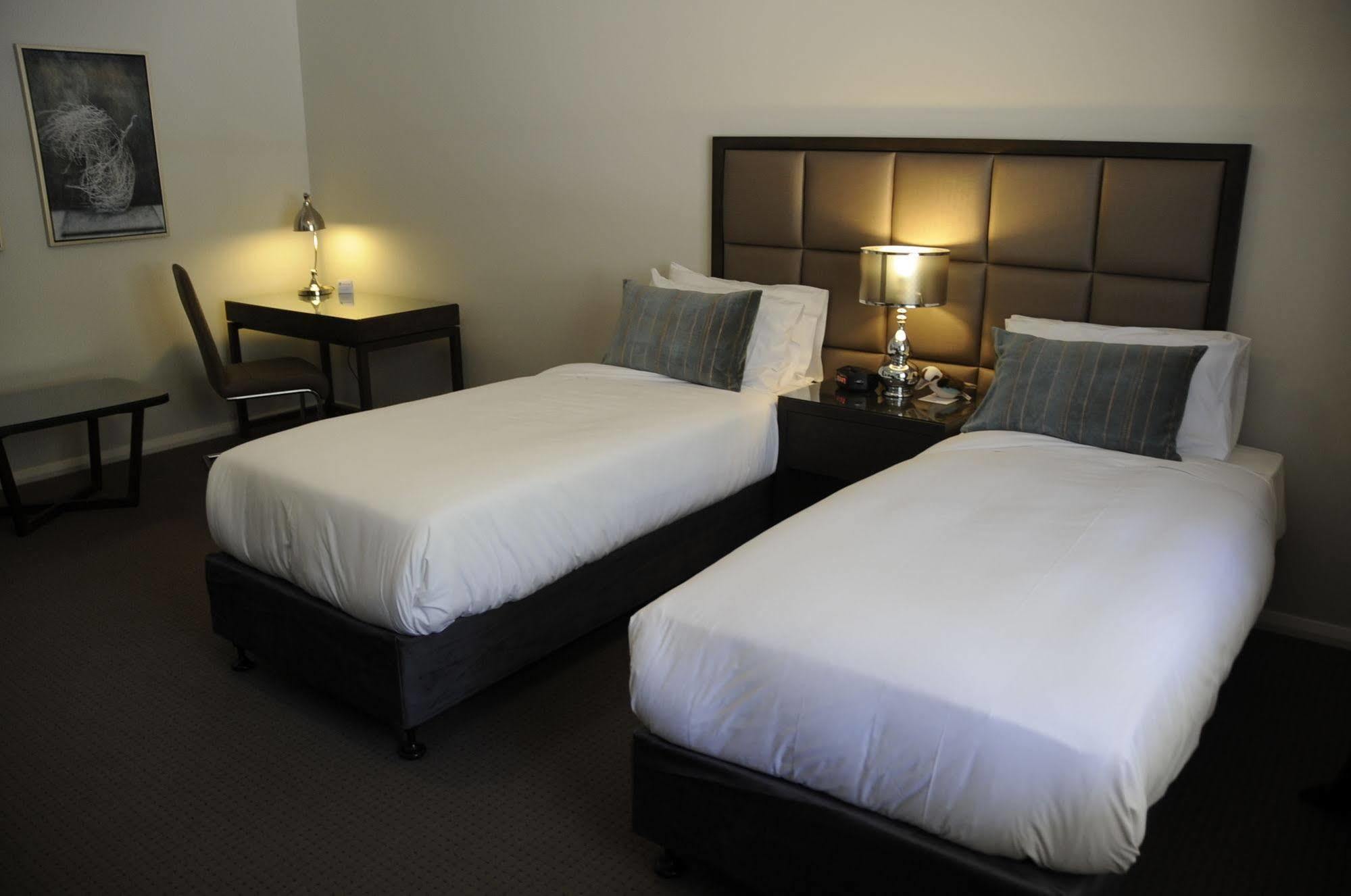 Riverside Oaks Golf Resort Cattai Extérieur photo