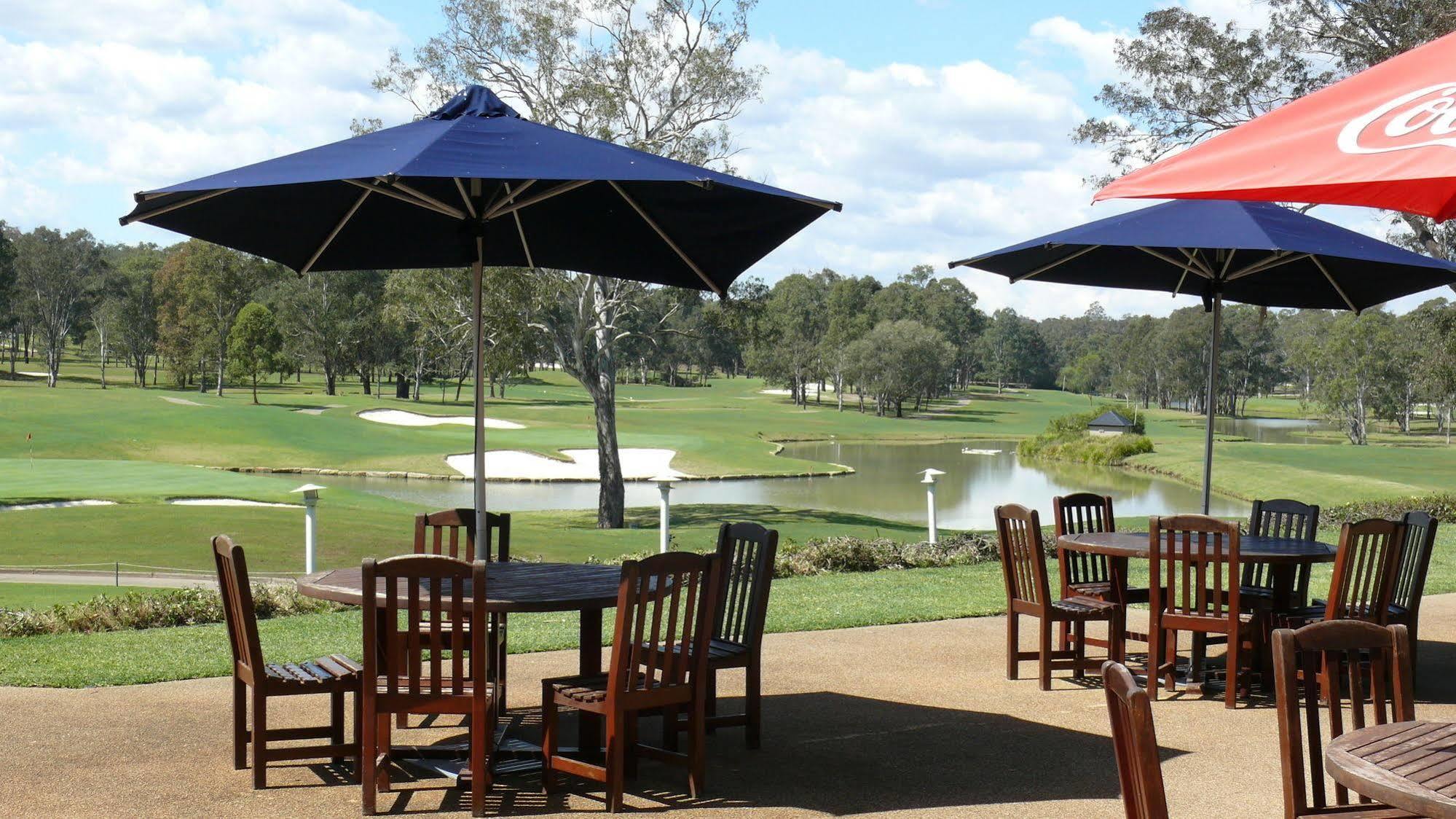 Riverside Oaks Golf Resort Cattai Extérieur photo