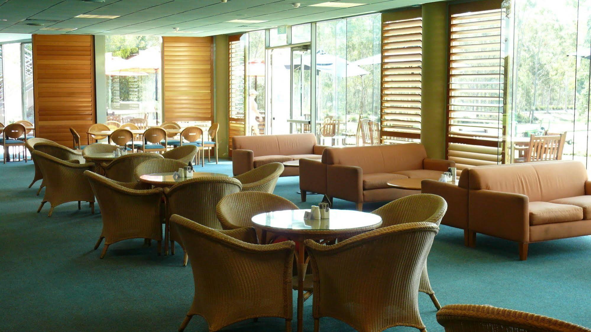 Riverside Oaks Golf Resort Cattai Extérieur photo